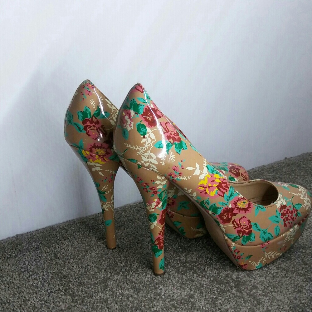 Floral Patten leather platform
